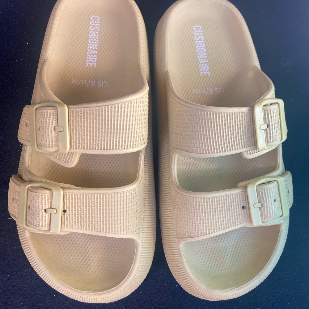 Women’s cusionaire sandals